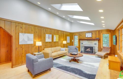 New Buffalo Casa | Peaceful New Buffalo Home Walk to Lake Michigan!