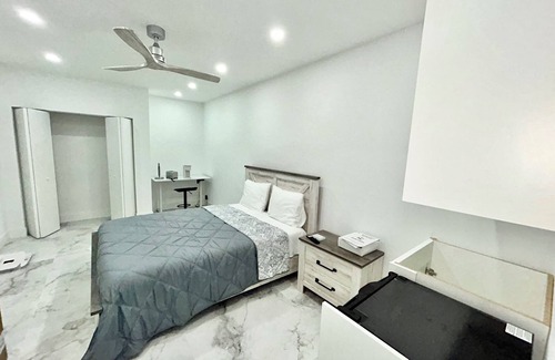 Davie Apartamento | Peaceful Oasis. Room with a kitchenette for 1 person only