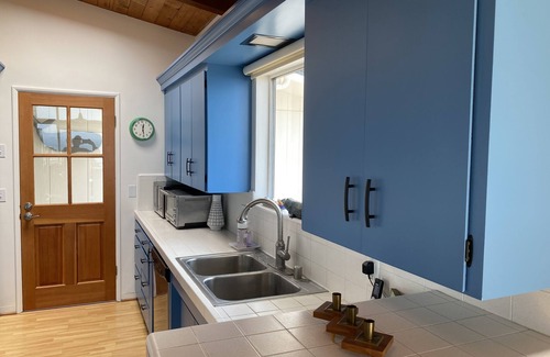 Marine Terrace Casa | Hermosos meses de otoño y Navidad disponibles! Alquiler mensual con vistas panorámicas.
