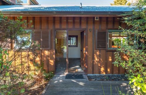 Hatepe Casa | Peaceful Outlook - Hatepe Holiday Home