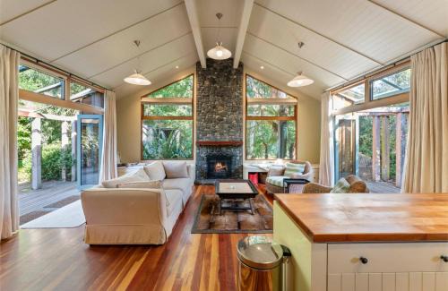 Hatepe Casa | Peaceful Outlook - Hatepe Holiday Home