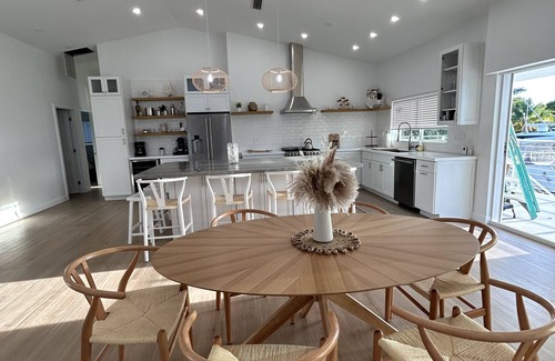 Summerland Key Casa | PEACEFUL PARADISE DEEP WATER CANAL! MINUTES TO OCEAN Fishing and Lobster season