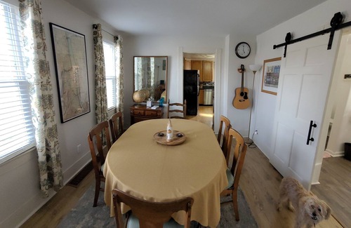 Geneva Casa | Peaceful, pet friendly and newly remodeled Geneva home