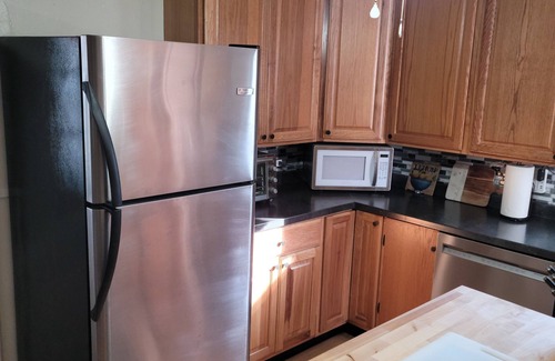 Geneva Casa | Peaceful, pet friendly and newly remodeled Geneva home