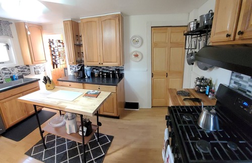Geneva Casa | Peaceful, pet friendly and newly remodeled Geneva home