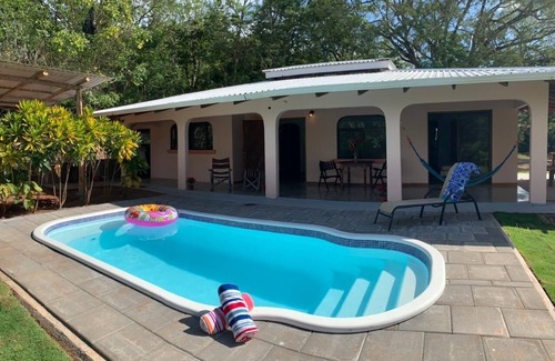 Villarreal Casa | MASCOTA AMIGABLE DE 3 DORMITORIOS, PISCINA PRIVADA, A 5 MINUTOS DE TAMARINDO