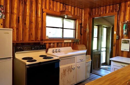 Hayward Cabina | Peaceful Pines