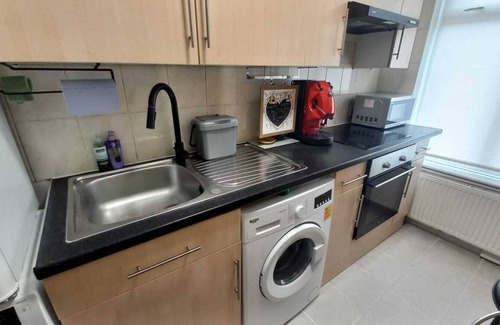 London Borough of Bromley Cabina | Peaceful place to stay with nice on site Restaurants