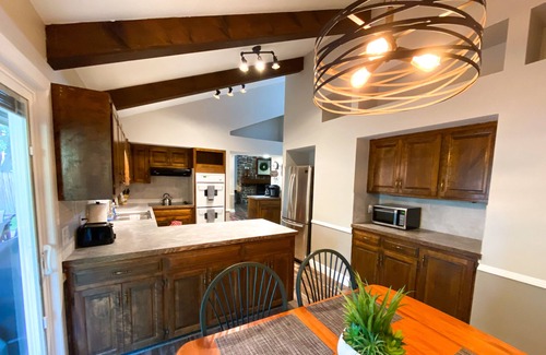 Monett Casa | Peaceful Place: Upscale Accomodations, Small Town Feel