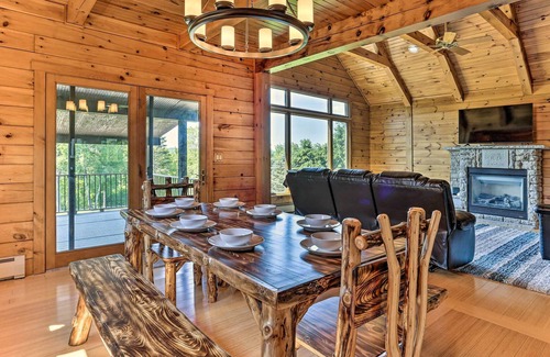Lake Ariel Cabina | Peaceful Poconos Cabin < 1 Mi to Lake Henry!