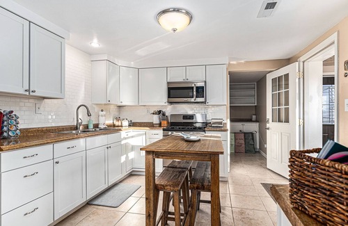 Hickory Corners Casa | Peaceful & Private Lake House with Amazing Sunsets