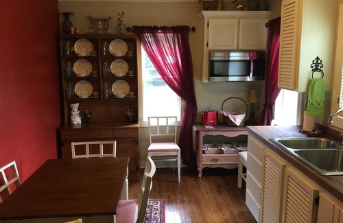 Iberia Parish Cabaña | Tranquilo, cabañas privadas en Bayou Teche