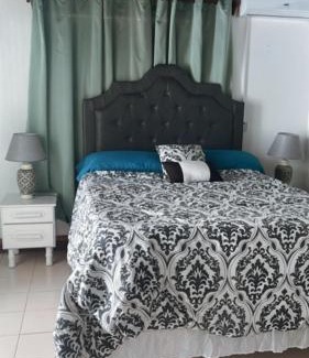 IronShore Estates Casa | Peaceful Private Home With Exclusive Swimming Pool