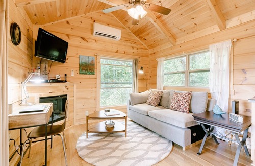 Tryon Cabina | Cabaña en IE Farm - Beautiful Pasture View, 7. 8 millas en coche del centro ecuestre