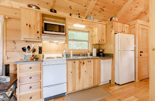 Tryon Cabina | Cabaña en IE Farm - Beautiful Pasture View, 7. 8 millas en coche del centro ecuestre
