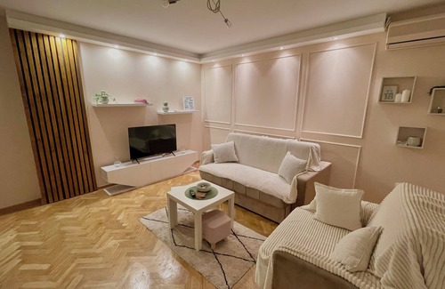 Zvezdara Apartamento | Peaceful-private-warm-bright