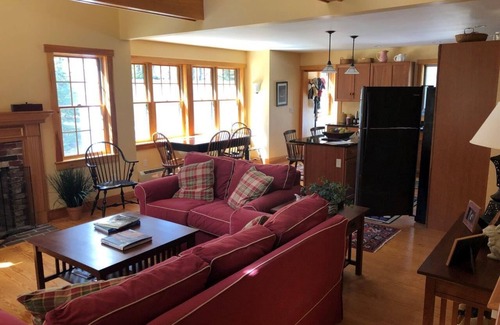New Harbor Casa | Peaceful Private Wooded House Location Near Ocean