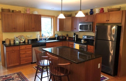 New Harbor Casa | Peaceful Private Wooded House Location Near Ocean