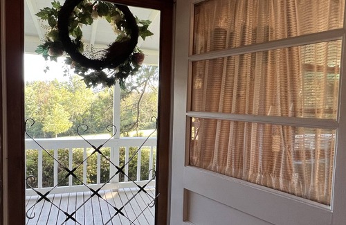 Franklin Cabaña | Peaceful Putter, Golf Course Cottage,view of the 2nd hole+fire pit,Wifi,sleeps 4