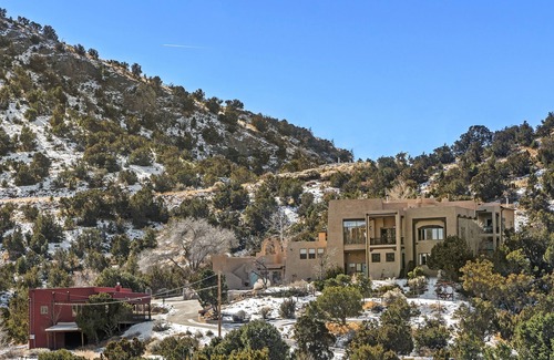 Canoncito Casa | Peaceful & Quaint Guesthouse - 15 min to Santa Fe Plaza - Dog welcome!