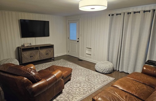 Oak Grove Casa | Peaceful Ranch Lake House