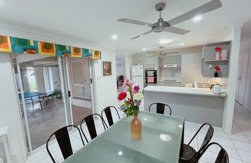 Hillcrest Casa | Peaceful, Relaxing Getaway 5 Bedroom House With Spa