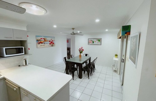 Hillcrest Casa | Peaceful, Relaxing Getaway 5 Bedroom House With Spa