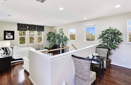 Tracy Casa | Peaceful Relaxing Prv Guestsuite w/ Own Entrance