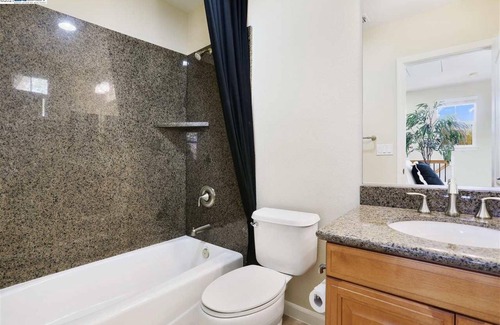 Tracy Casa | Peaceful Relaxing Prv Guestsuite w/ Own Entrance