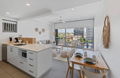 Greenslopes Apartamento | Peaceful Residence with Parking