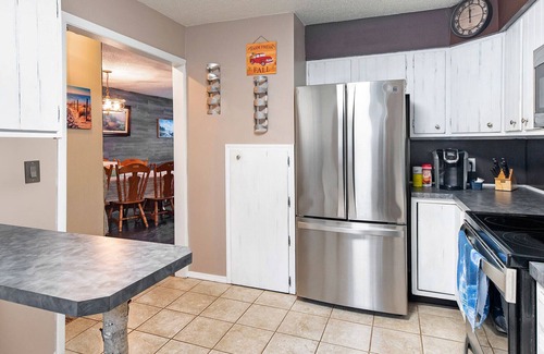 Twin Lake Casa | Peaceful retreat away from the hustle and bustle! Occupies 10!