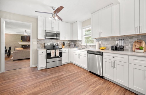 Cliftondale Casa | Peaceful Retreat , Close to Nature ,Fenced Yard!