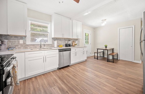Cliftondale Casa | Peaceful Retreat , Close to Nature ,Fenced Yard!