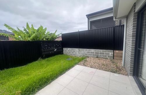 Guildford Casa | Peaceful Retreat in Modern and Spacious House - OR9