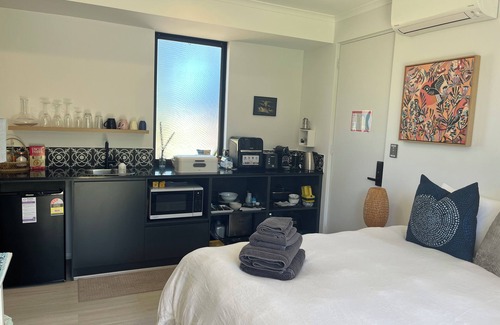 Eagle Bay Cama Y Desayuno | Peaceful retreat nestled in the bush and walking distance to eagle bay beach