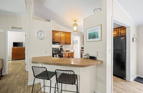 Glace Casa | Peaceful Retreat on Potts Creek. Pet Friendly!