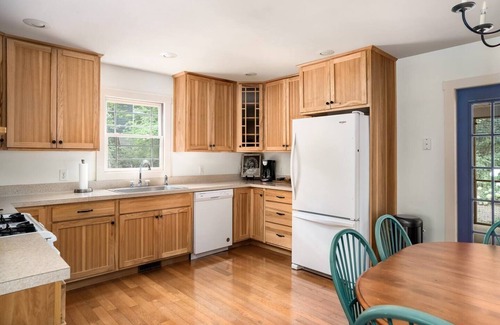 Basye Cabina | Peaceful Retreat with Firepit & Outdoor Theatre!