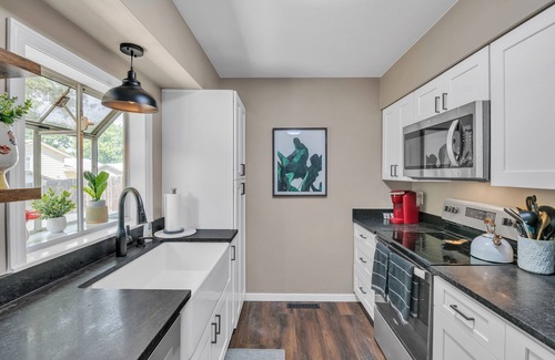 Longmont Casa | Peaceful Retreat with Hot Tub Kid and Dog Friendly