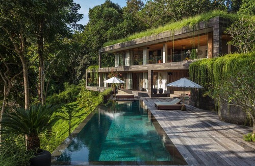 Buwit Villa | Peaceful river and jungle views, 6 bedrooms, close to beaches.