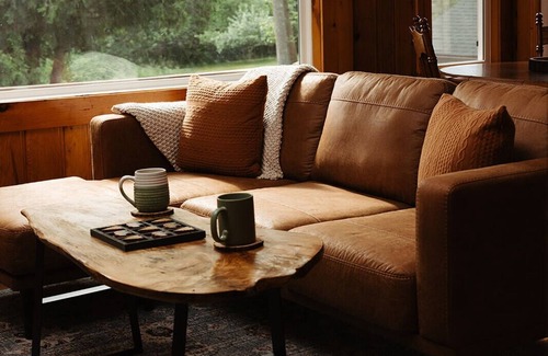 Amery Cabina | Peaceful Riverside Cabin