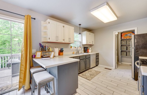 Beaver Shores Casa | Peaceful Rogers Home Near Beaver Lake!