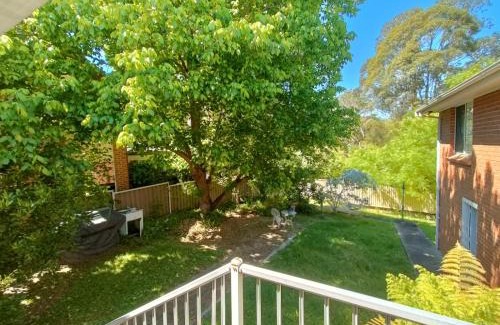 Baulkham Hills Casa | Peaceful Room with Attached Bathroom in Modern, Baulkham Hills Home - BH0