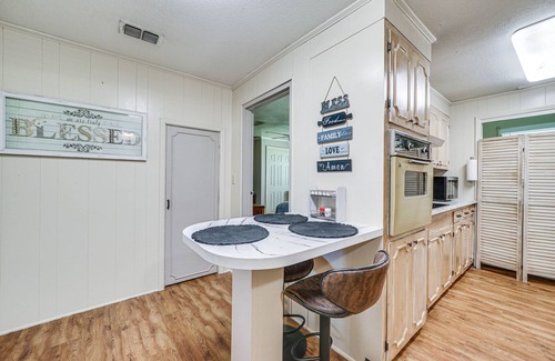Lockesburg Casa | Peaceful Sanctuary - 1 Mi to Wildlife Refuge!