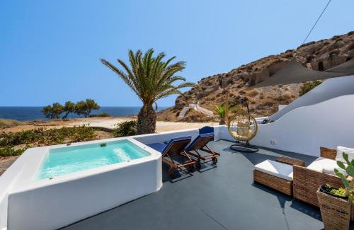 Kamari Casa | Peaceful Seafront Retreat in Santorini -Sonus Mare Beach Houses
