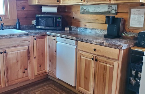 Glace Cabina | Peaceful, secluded mountain escape in Gap Mills, WV.