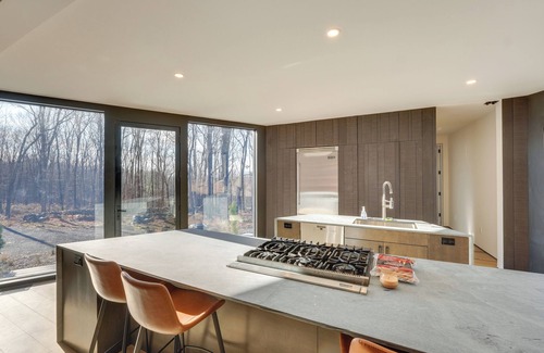 Town of Lloyd Casa | Peaceful Setting: Modern Home in Highland!