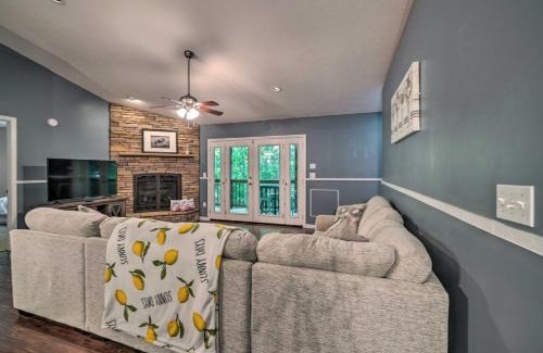 Sevierville Casa | Peaceful Sevierville Home with Private Hot Tub!