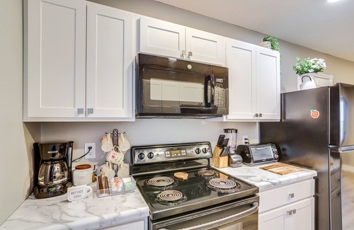 New Haven  Huron County Casa | Peaceful Shiloh Home w/ Deck & Fishing Pond Access