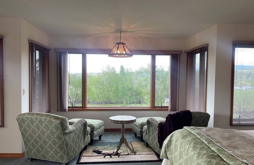 Grantsdale Casa | Peaceful Skalkaho hide away, 4-bedroom house in Hamilton.