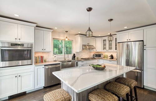 Monterey Casa | Peaceful Lake & Ski Retreat – 5-Min Walk to Beach, Close to 2 Ski Mountains